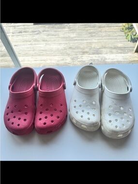 CROCS Classic Clogs Pair in Red and White